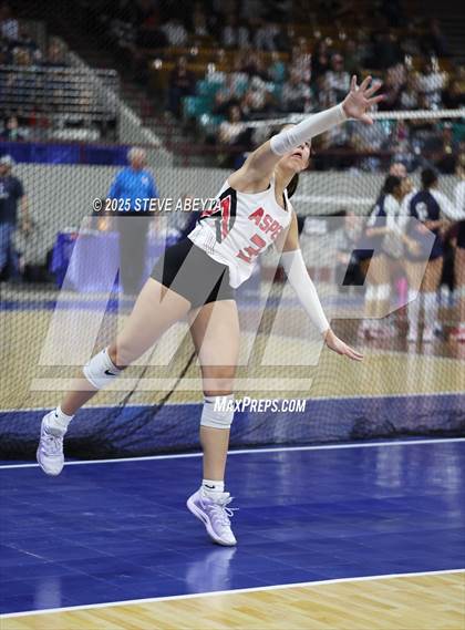 Thumbnail 2 in Bayfield vs. Aspen (CHSAA 3A First Round) photogallery.