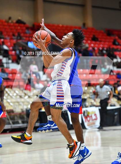 Thumbnail 3 in Parkview vs Wooddale (King Cotton Classic) photogallery.
