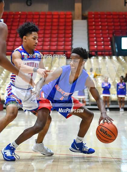 Thumbnail 3 in Parkview vs Wooddale (King Cotton Classic) photogallery.
