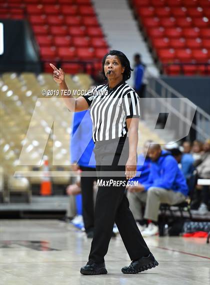 Thumbnail 3 in Parkview vs Wooddale (King Cotton Classic) photogallery.