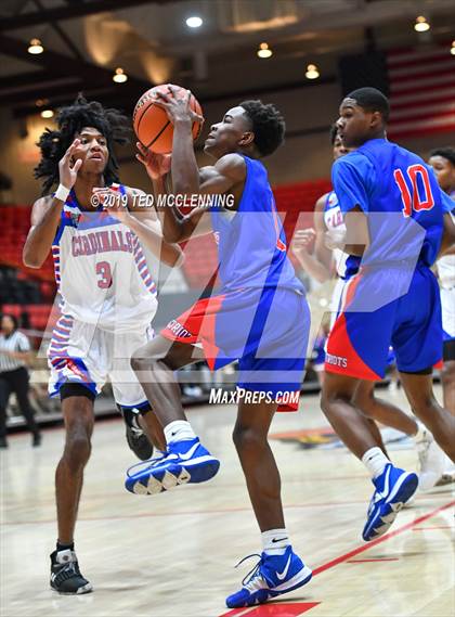 Thumbnail 1 in Parkview vs Wooddale (King Cotton Classic) photogallery.
