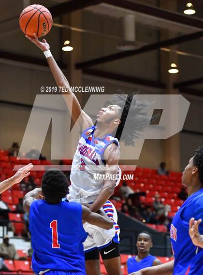 Thumbnail 3 in Parkview vs Wooddale (King Cotton Classic) photogallery.