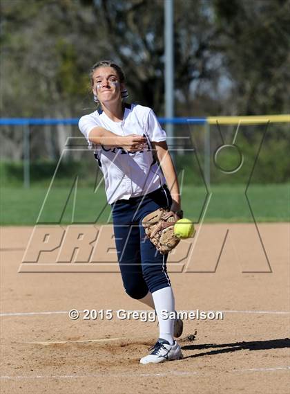 Thumbnail 2 in Casa Roble vs Del Oro (Victory Pre-Season T.O.C.) photogallery.