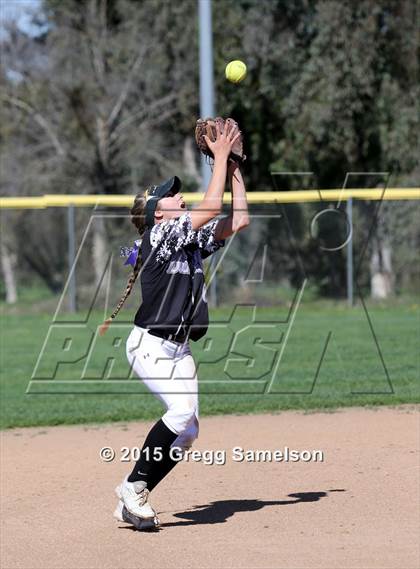 Thumbnail 3 in Casa Roble vs Del Oro (Victory Pre-Season T.O.C.) photogallery.
