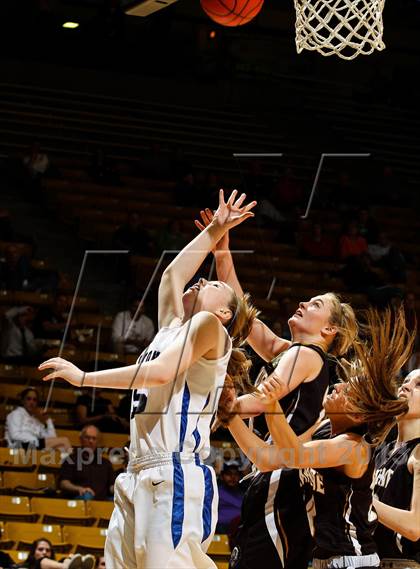 Thumbnail 1 in Arapahoe vs. Highlands Ranch (CHSAA 5A Final Four) photogallery.