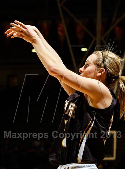 Thumbnail 1 in Arapahoe vs. Highlands Ranch (CHSAA 5A Final Four) photogallery.