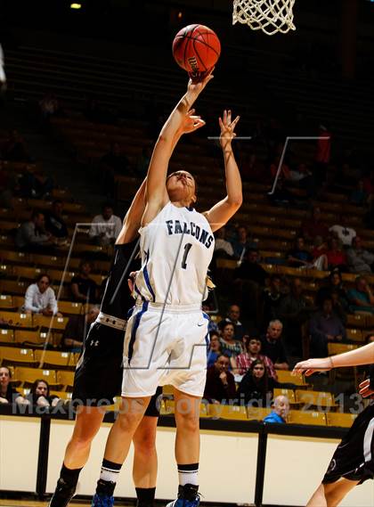 Thumbnail 2 in Arapahoe vs. Highlands Ranch (CHSAA 5A Final Four) photogallery.
