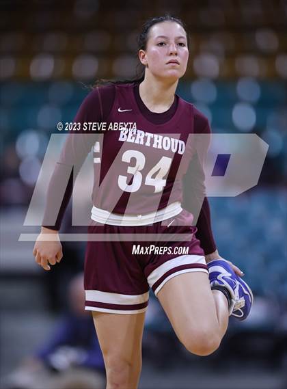 Thumbnail 1 in Lutheran vs. Berthoud (CHSAA 4A Great 8) photogallery.