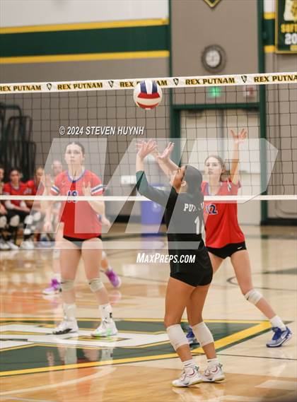 Thumbnail 3 in La Salle @ Putnam photogallery.