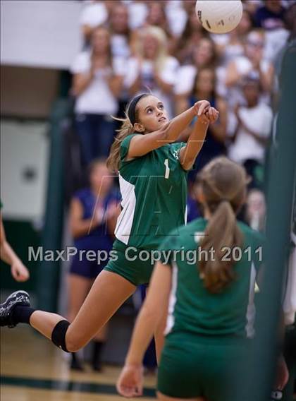 Thumbnail 1 in Woodgrove @ Loudoun Valley photogallery.