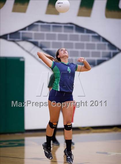 Thumbnail 1 in Woodgrove @ Loudoun Valley photogallery.