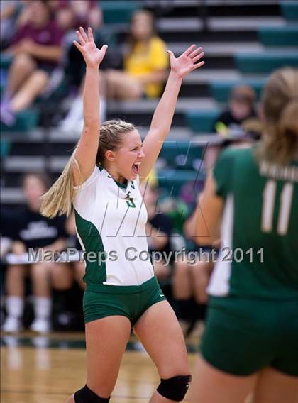 Thumbnail 2 in Woodgrove @ Loudoun Valley photogallery.
