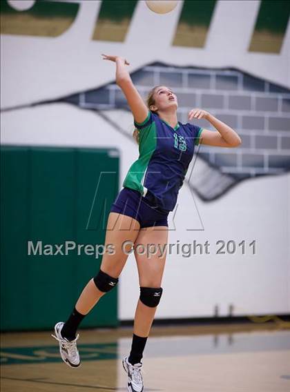 Thumbnail 2 in Woodgrove @ Loudoun Valley photogallery.