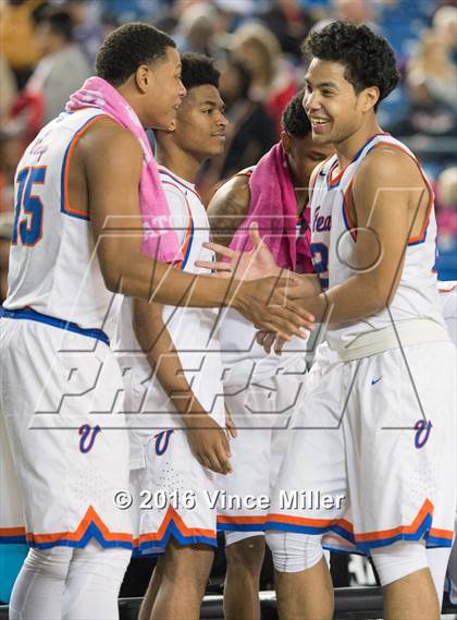 Thumbnail 3 in Rainier Beach vs Lincoln (WIAA 3A Quarterfinal) photogallery.