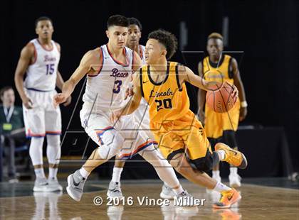Thumbnail 3 in Rainier Beach vs Lincoln (WIAA 3A Quarterfinal) photogallery.