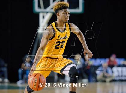 Thumbnail 2 in Rainier Beach vs Lincoln (WIAA 3A Quarterfinal) photogallery.