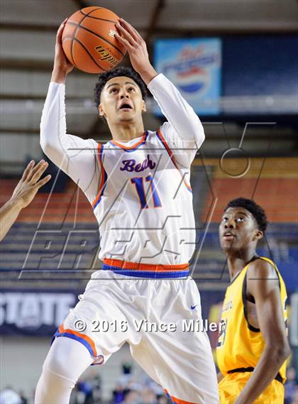 Thumbnail 3 in Rainier Beach vs Lincoln (WIAA 3A Quarterfinal) photogallery.