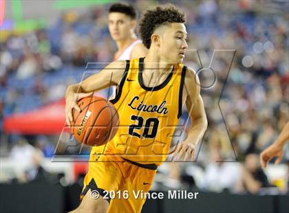 Thumbnail 1 in Rainier Beach vs Lincoln (WIAA 3A Quarterfinal) photogallery.