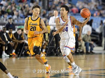 Thumbnail 3 in Rainier Beach vs Lincoln (WIAA 3A Quarterfinal) photogallery.