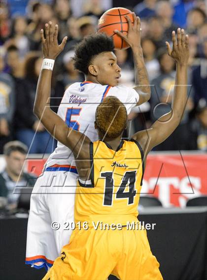 Thumbnail 3 in Rainier Beach vs Lincoln (WIAA 3A Quarterfinal) photogallery.