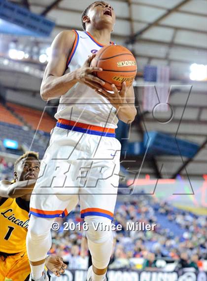 Thumbnail 2 in Rainier Beach vs Lincoln (WIAA 3A Quarterfinal) photogallery.