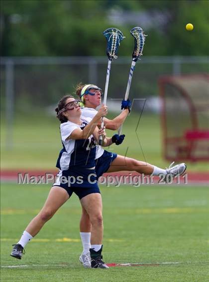 Thumbnail 3 in West Genesee vs. Pittsford (NYSPHSAA Class A Semifinal) photogallery.