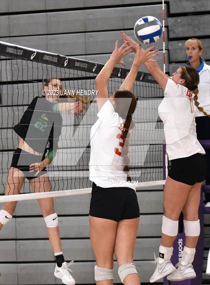Thumbnail 3 in Huntington Beach vs. Mira Costa (Durango Fall Classic) photogallery.