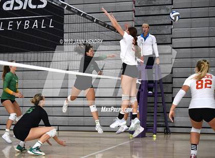 Thumbnail 1 in Huntington Beach vs. Mira Costa (Durango Fall Classic) photogallery.