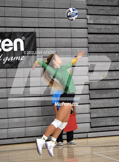 Thumbnail 1 in Huntington Beach vs. Mira Costa (Durango Fall Classic) photogallery.