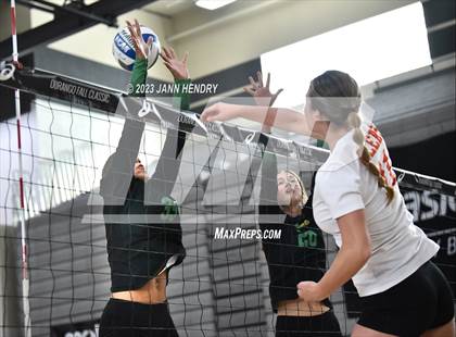 Thumbnail 1 in Huntington Beach vs. Mira Costa (Durango Fall Classic) photogallery.