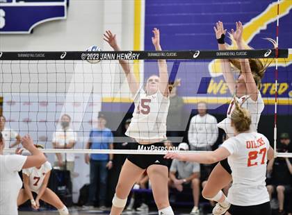 Thumbnail 2 in Huntington Beach vs. Mira Costa (Durango Fall Classic) photogallery.