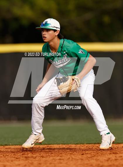 Thumbnail 3 in Lassiter @ Roswell photogallery.