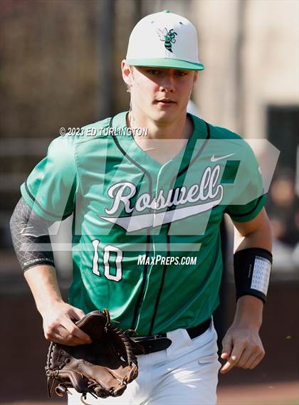 Thumbnail 3 in Lassiter @ Roswell photogallery.