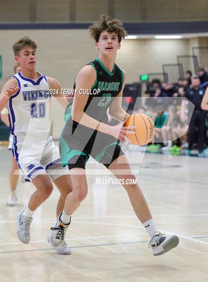 Thumbnail 3 in Hillcrest vs. Pleasant Grove (Utah Autism Holiday Classic) photogallery.