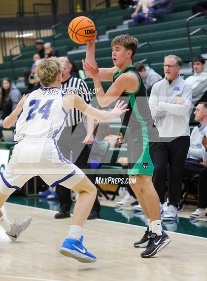 Thumbnail 3 in Hillcrest vs. Pleasant Grove (Utah Autism Holiday Classic) photogallery.