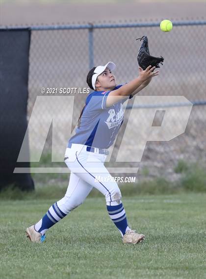 Thumbnail 2 in Bishop Ready vs Amanda-Clearcreek (OHSAA D3 Sectional Final) photogallery.