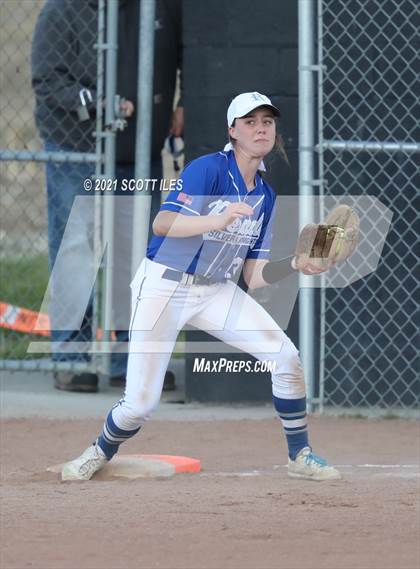 Thumbnail 1 in Bishop Ready vs Amanda-Clearcreek (OHSAA D3 Sectional Final) photogallery.