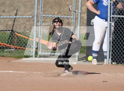 Thumbnail 2 in Bishop Ready vs Amanda-Clearcreek (OHSAA D3 Sectional Final) photogallery.