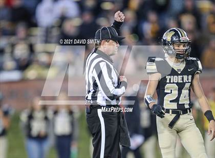 Thumbnail 2 in East Buchanan vs. Marceline - MSHSAA Class 1 Show-Me Bowl photogallery.