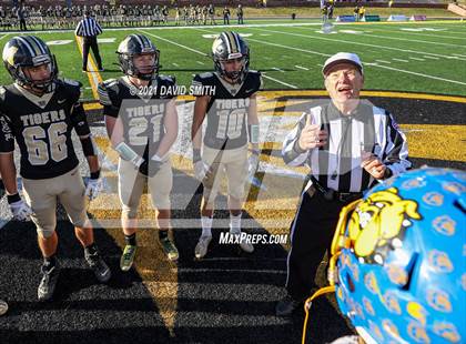 Thumbnail 1 in East Buchanan vs. Marceline - MSHSAA Class 1 Show-Me Bowl photogallery.