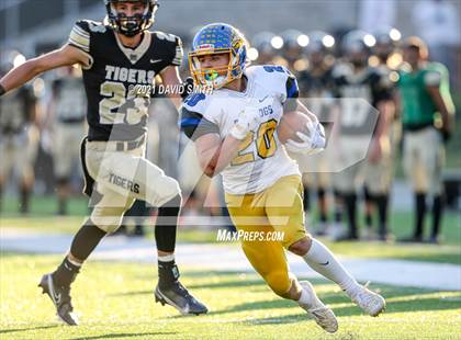 Thumbnail 3 in East Buchanan vs. Marceline - MSHSAA Class 1 Show-Me Bowl photogallery.