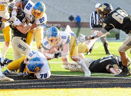 Thumbnail 2 in East Buchanan vs. Marceline - MSHSAA Class 1 Show-Me Bowl photogallery.
