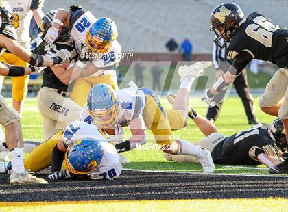 Thumbnail 3 in East Buchanan vs. Marceline - MSHSAA Class 1 Show-Me Bowl photogallery.