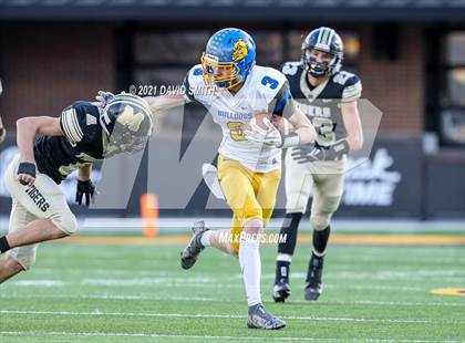 Thumbnail 2 in East Buchanan vs. Marceline - MSHSAA Class 1 Show-Me Bowl photogallery.