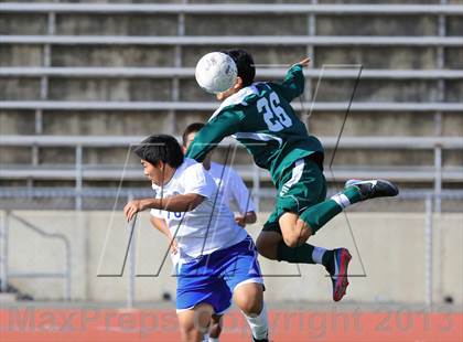 Thumbnail 2 in Poway vs. San Diego (22nd Annual San Diego Holiday Tournament) photogallery.