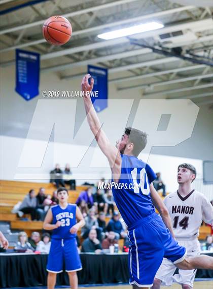 Thumbnail 2 in Roscoe Central vs. Livingston Manor (Section 9 Class D Championship) photogallery.