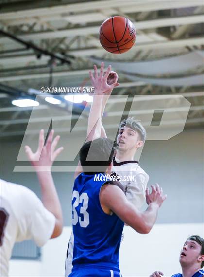 Thumbnail 2 in Roscoe Central vs. Livingston Manor (Section 9 Class D Championship) photogallery.