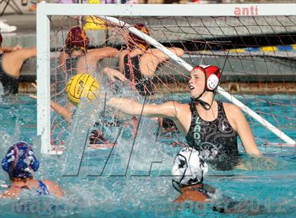 Thumbnail 2 in St. Ignatius vs St. Mary's (Davis Fall Classic) photogallery.