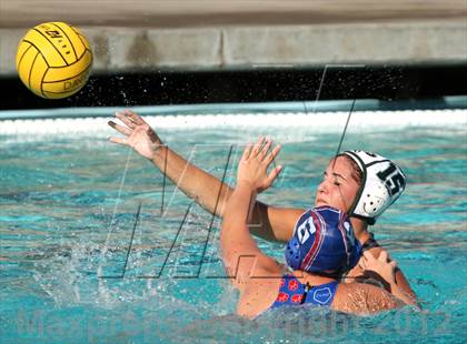Thumbnail 1 in St. Ignatius vs St. Mary's (Davis Fall Classic) photogallery.