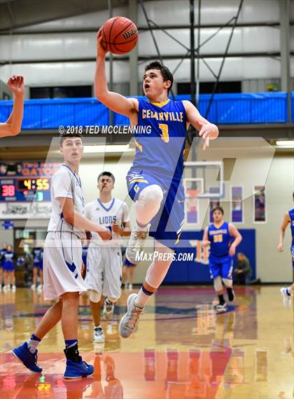Thumbnail 1 in Jessieville vs. Cedarville (AAA 3A Regional Playoff) photogallery.